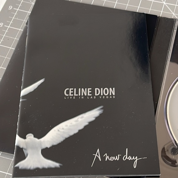 CÉLINE DION LIVE IN VEGAS - A NEW DAY DVD - Picture 4 of 7
